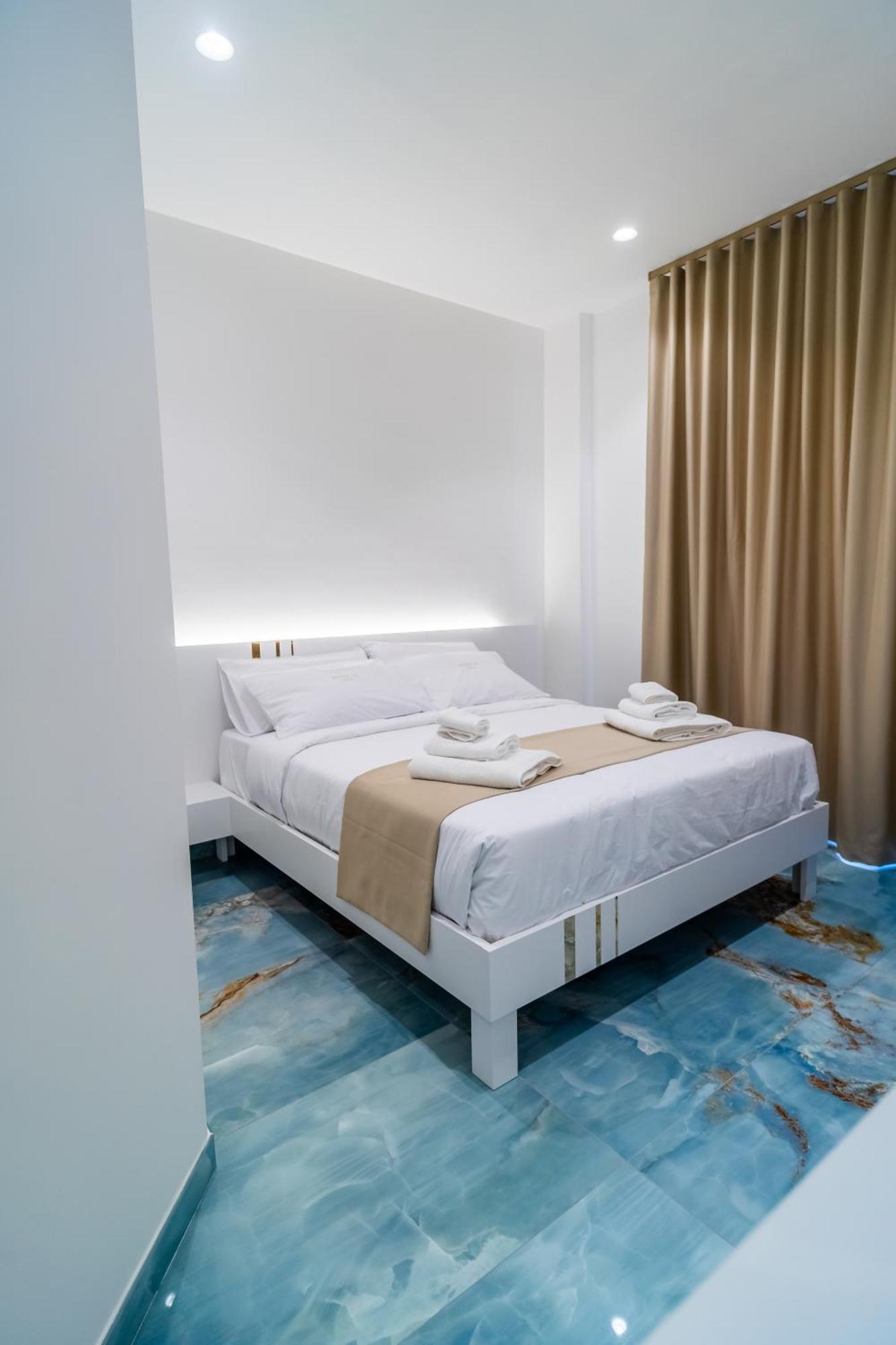 Suite 14 Scalea Exterior foto